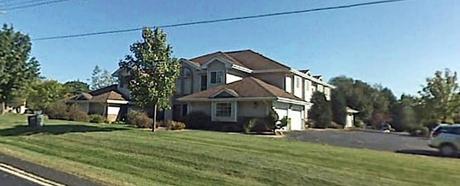 Building Photo - 937 Fredonia Ave