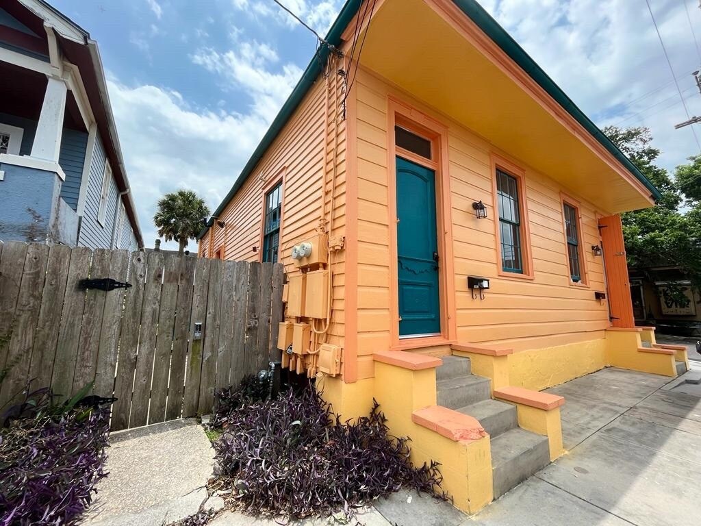 Primary Photo - 3402 N Rampart St