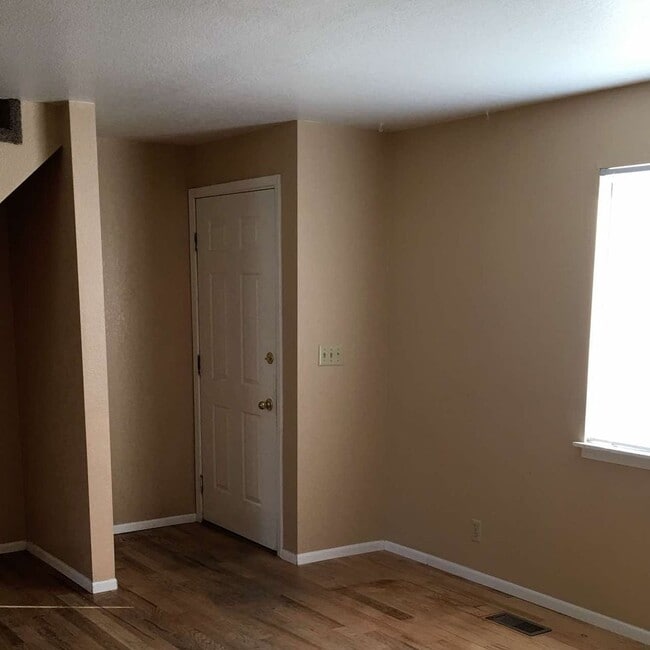 Building Photo - Great Boise Location!