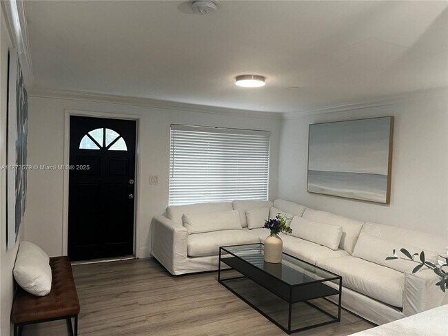 Foto del edificio - 5709 Douglas St