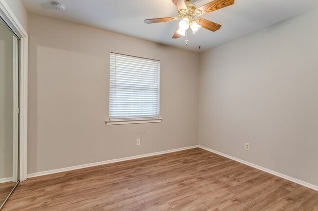 Foto del edificio - 2221 N Mill St