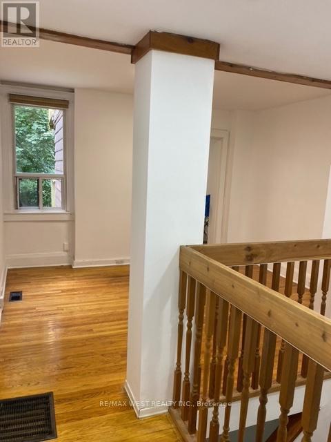 Photo du bâtiment - 531 Woodbine Ave