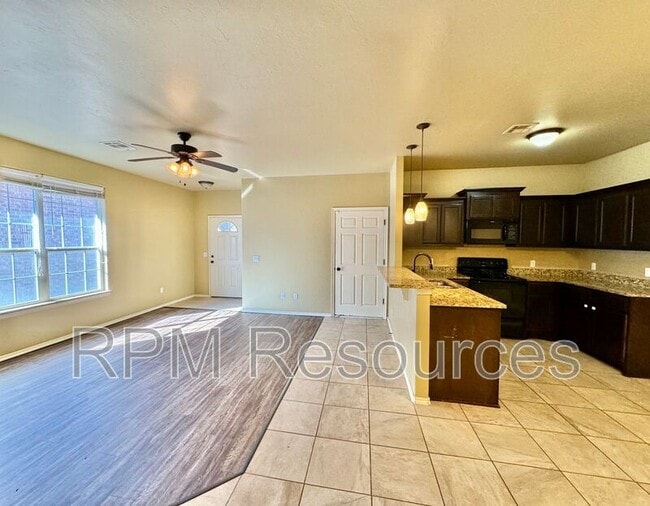 Building Photo - 115 Bison Ct Way