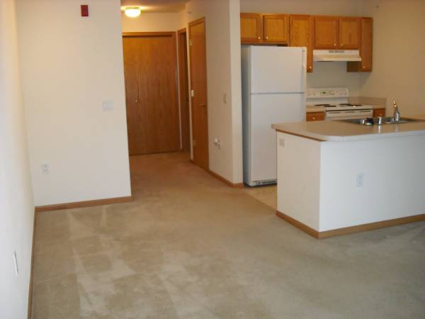 Primary Photo - 1040 N High Point Rd