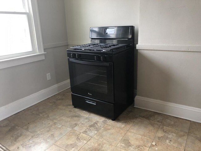Foto del edificio - 3395 West 117th Street #04