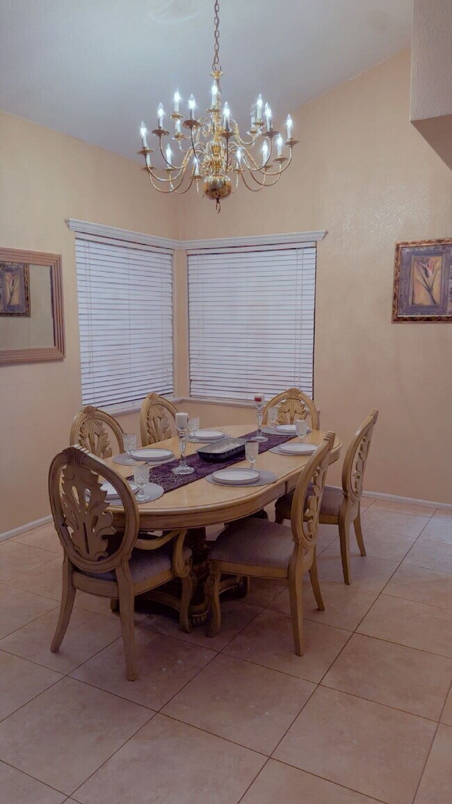 Foto del edificio - Luxury Living in Garden Lake Estates