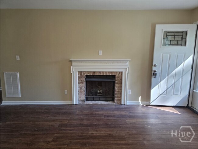 Foto del edificio - 312 W 5th St