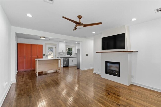 Foto del edificio - 1272 Lynwyn Ln SE