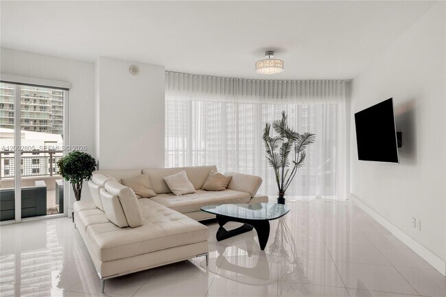 Foto del edificio - 60 SW 13th St