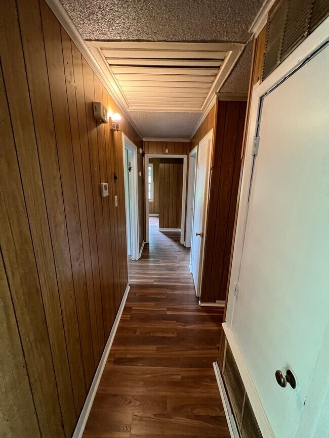 Foto del edificio - 911 Windsor Dr