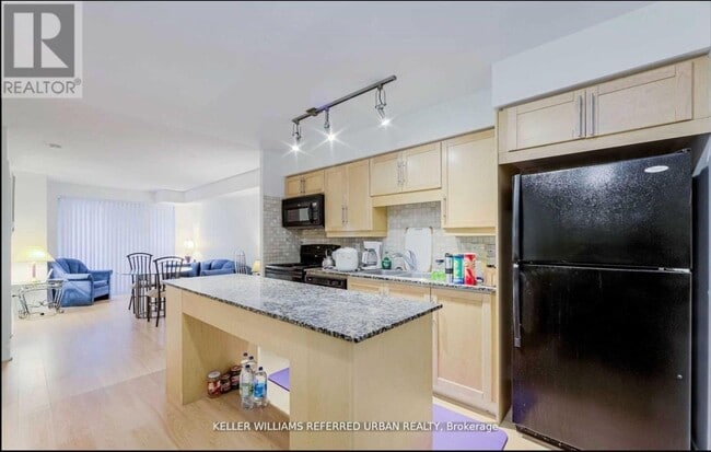 Building Photo - 20 Blue Jays Way