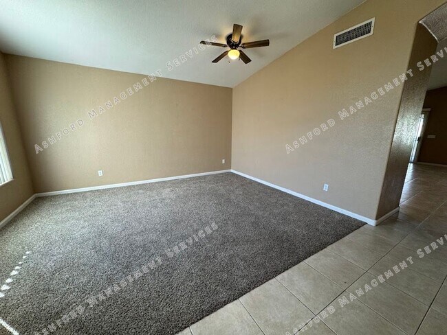 Foto del edificio - Beautiful Single-Story 3BR Home with Private Pool in North Phoenix