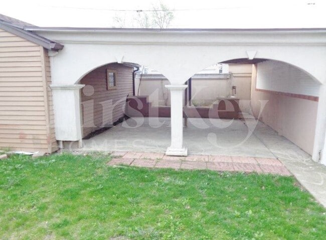 Building Photo - 2337 121st St