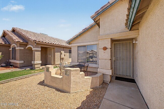 Foto del edificio - 8563 W Mission Ln