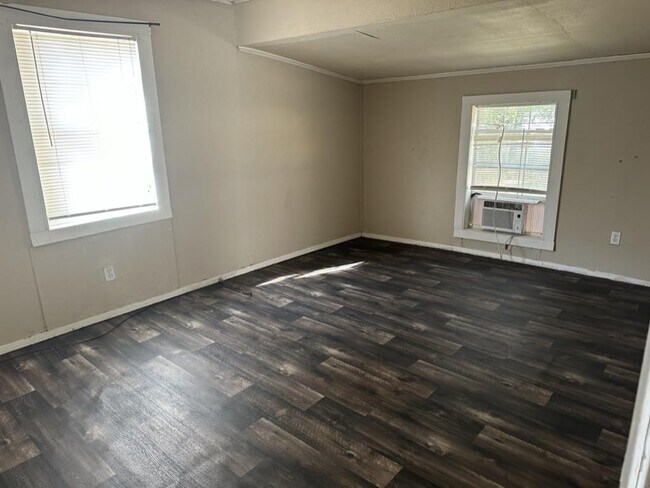 Foto del edificio - 584 Highway 346