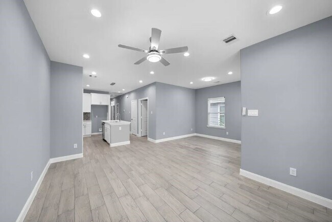 Foto del edificio - 5222 Bataan Rd