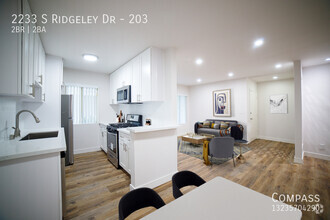 Building Photo - 2233 Ridgeley Dr