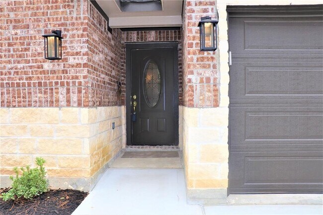 Foto del edificio - 611 Foxmeadow Ln