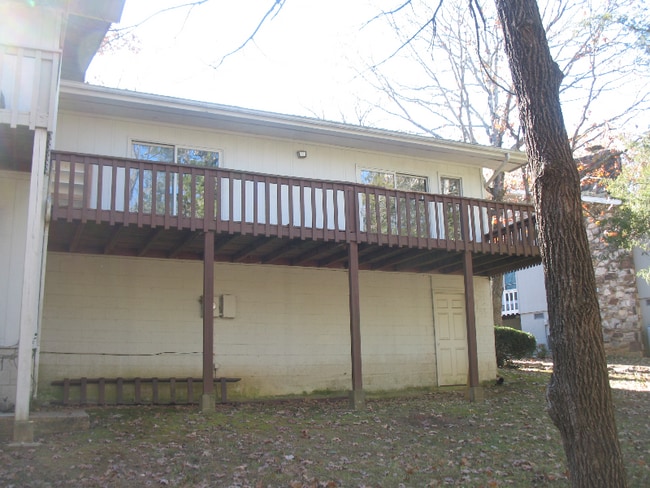 Building Photo - 11 Akokisa Dr