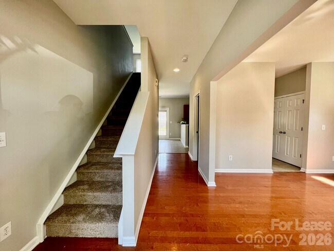 Foto del edificio - 10311 Dominion Village Dr