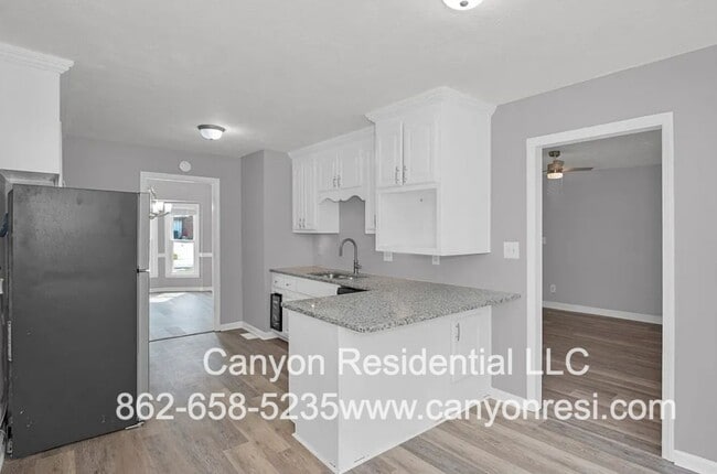 Building Photo - Beautiful home with 3 bedrooms!