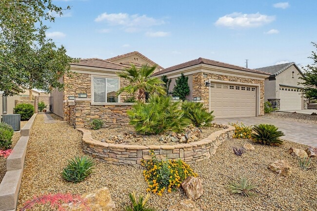 Building Photo - Stunning upgraded Solera At Anthem Home with Spa in back yard!