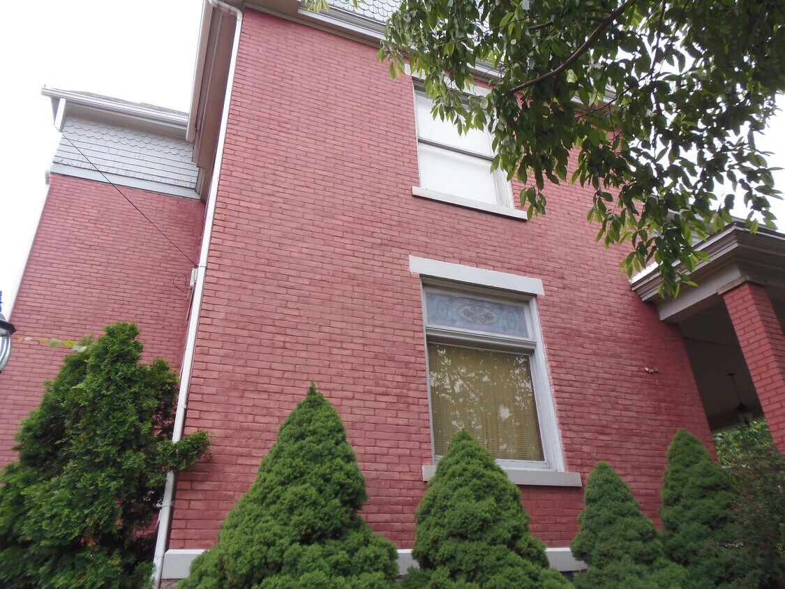 45 Ben Lomond St Unit 3, Uniontown, PA 15401 Apartments in Uniontown, PA