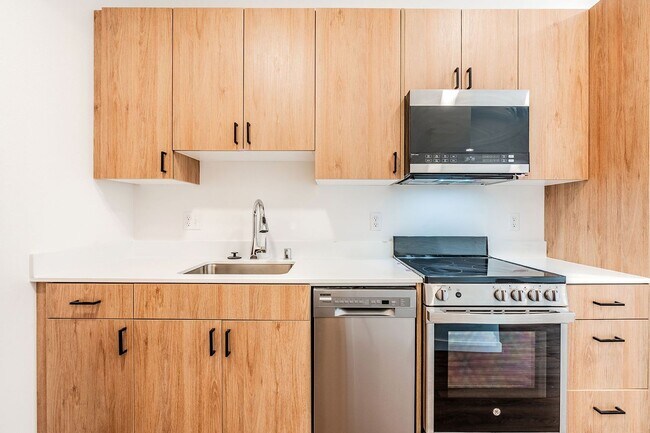 Foto del interior - Atrium - Welcome to South Seattle’s Newest Modern Living Experience — Steps From the Light Rail