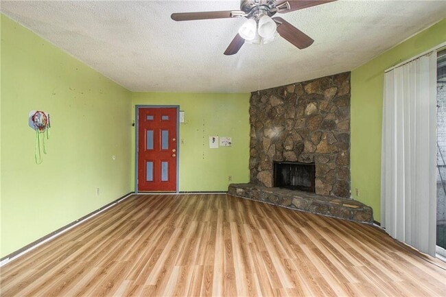 Building Photo - 112 Camelot Dr