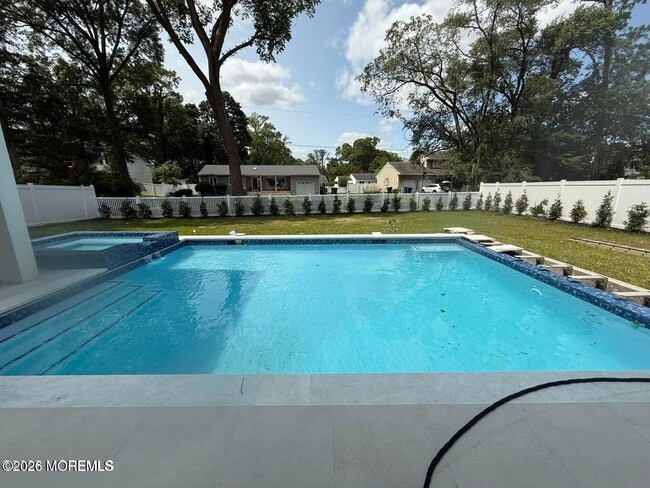 Foto del edificio - 150 Ampere Ave