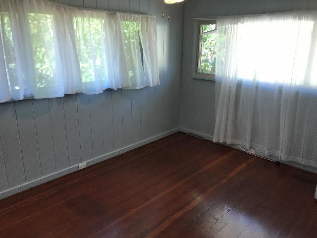 Building Photo - PAHOA AVE 3/1.5/2 ceiling fans, W/D, yd w/svc