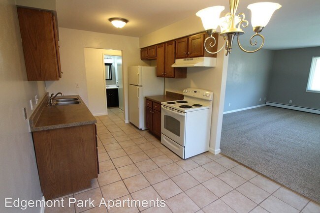Foto del edificio - 3419-3421 Kingswood Pl