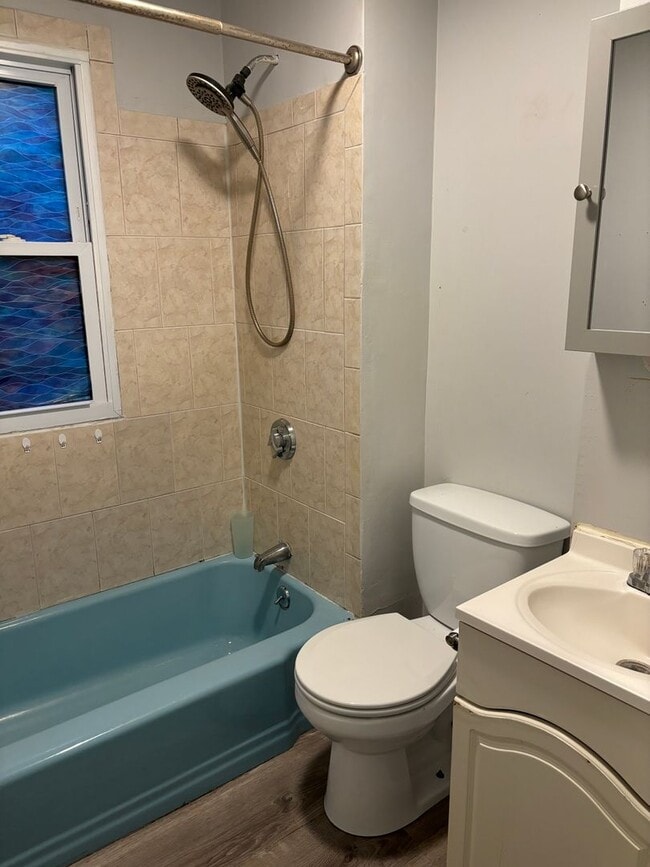 Foto del edificio - 10-12 Rockdale Ave