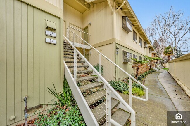 Foto del edificio - 2827 Monument Blvd