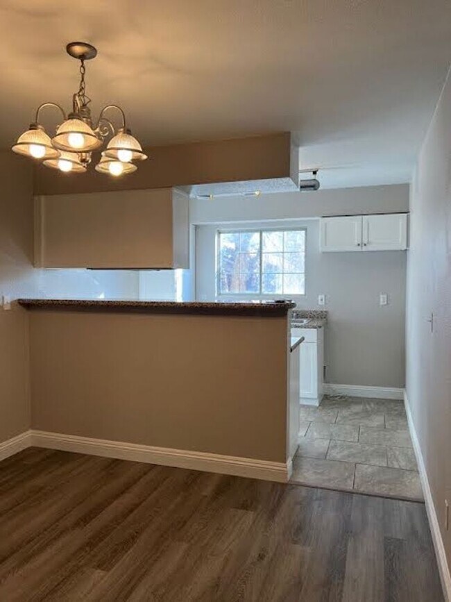 Building Photo - Two Bedroom/Two Bathroom Condo
