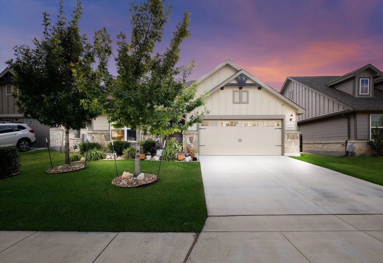 Primary Photo - Bright & Airy Home on Curling Post
