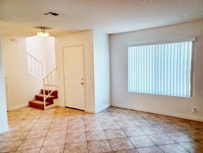 Building Photo - 127 Tiger Ln