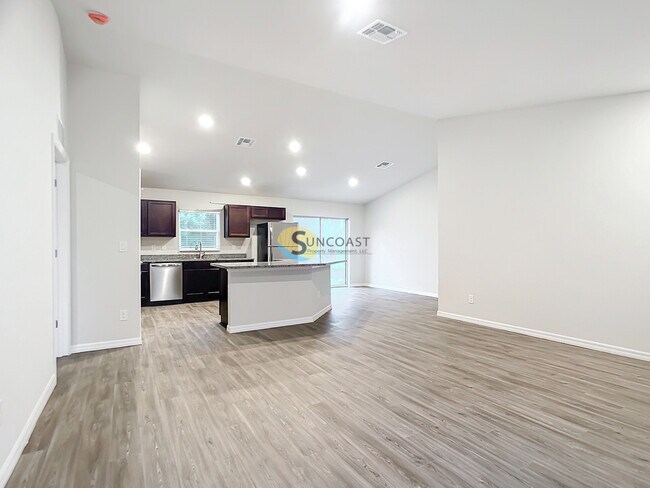 Foto del edificio - 1039 Birchcrest Blvd