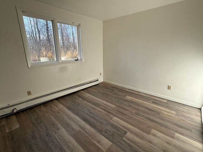 Foto del edificio - 1 BD, 1 BA Apartment Nestled Back on a Cul-de-Sac