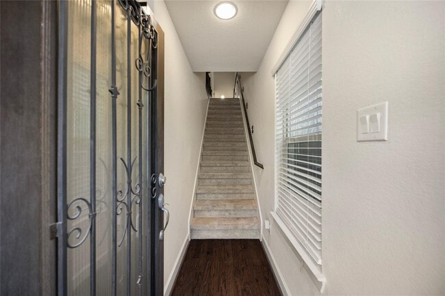 Building Photo - 1506 Brayson Oaks Pl