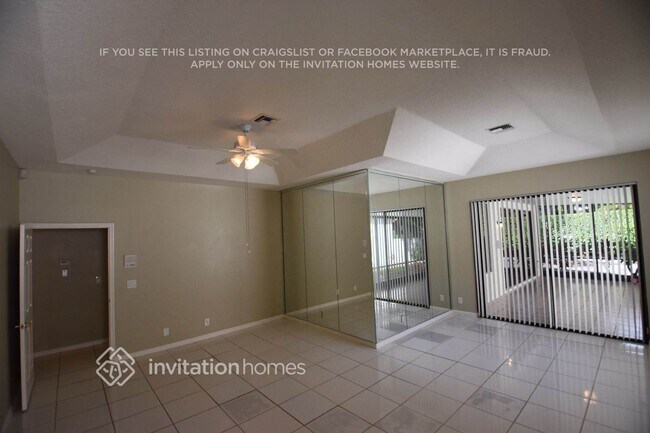 Foto del edificio - 10213 Lexington Lakes Blvd N