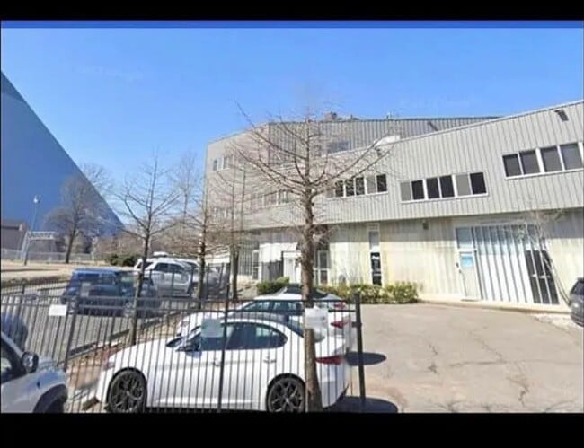 Building Photo - 440 N Front St