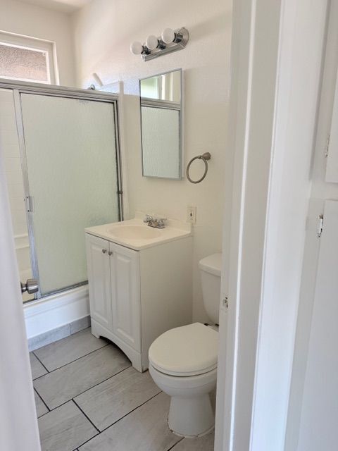 Foto del edificio - 11820 Hart St