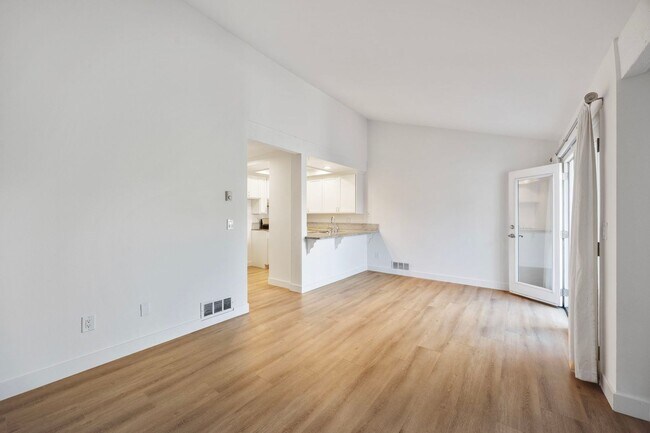 Building Photo - Updated studio - available now