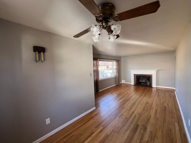 Foto del edificio - 140 Cree Dr