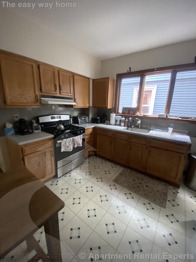 Building Photo - Cambridgeport / Central Square 2 Bedroom -...