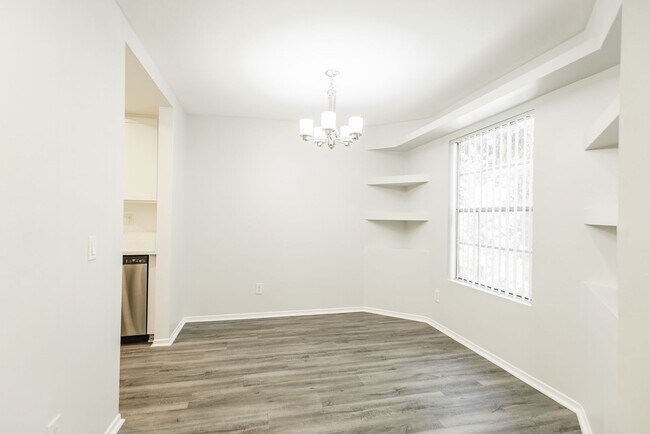 Interior Photo - 960 N. Alfred