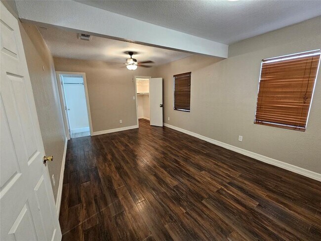 Foto del edificio - 6826 Myrtle St