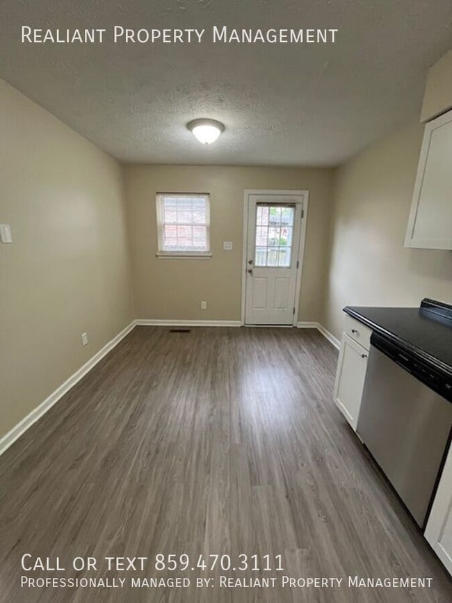 Building Photo - 233 Shreveport Dr