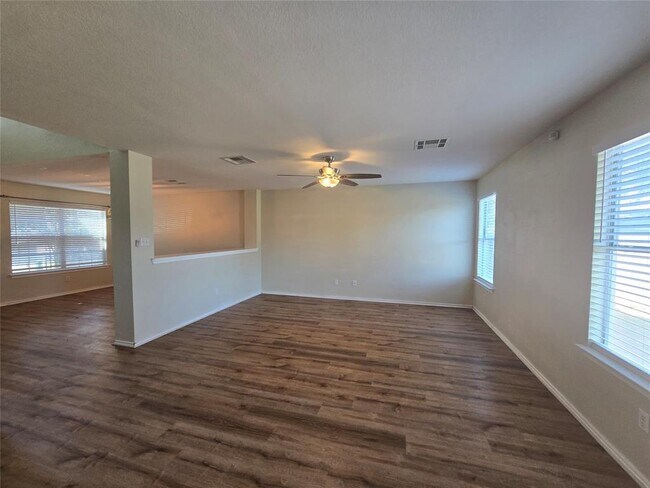 Building Photo - 333 Outfitter Dr